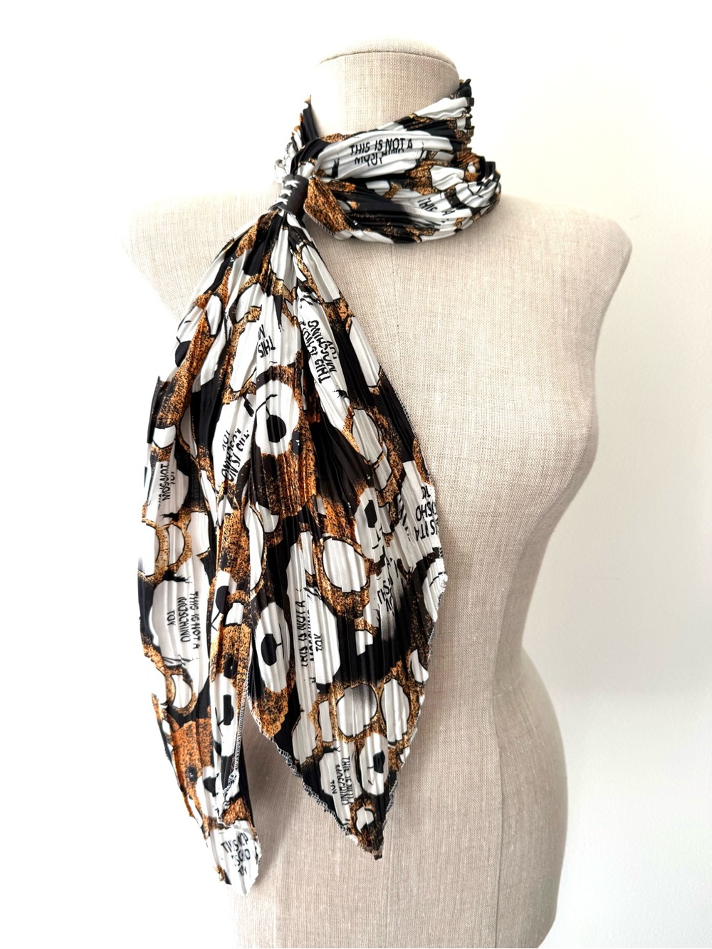 Moschino Runway Teddy Bear Plisse Scarf Leather Ring Slide Black Gold Luxury VTG